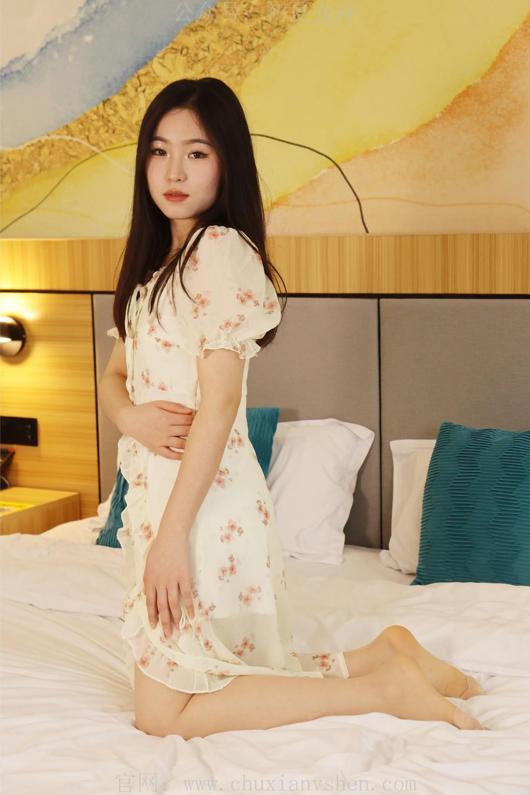 初夏女神 NO.011 水吉 2023款春季S码连衣裙搭错了鞋 [90P]插图4